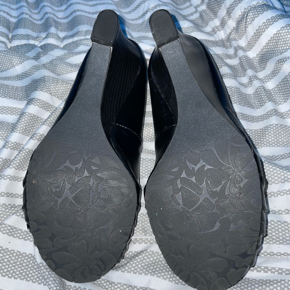 High Heels - Picture 9 of 12